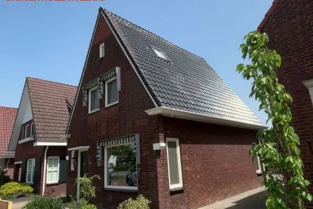 Vrijstaande woning met een volledig vernieuwd antraciet pannendak